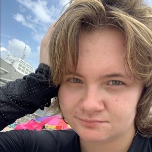 Meet your Posher, Aryele